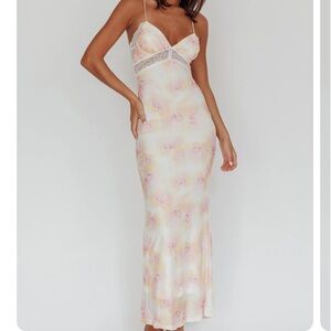 Super shy floral lace maxi dress from selfie Leslie size small